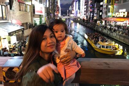 Filipinas tiene una ubicación geográfica estratégica y viajar a otros países es muy económico. Con su familia, Ramiro tuvo la posibilidad de recorrer casi toda Asia, desde Cambodia, Malasia, Singapur, Corea del Sur, Japón, Vietnam, entre otros.