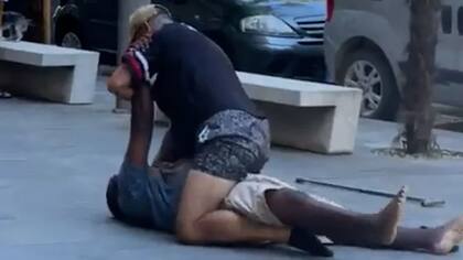 Filippo Claudio Ferlazzo, un paciente psiquiátrico de 32 años, mató al nigeriano y debido a que tiene antecedentes de ataques de ira la Justica le había designado un tutor legal.