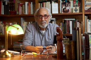 "Siempre al finalizar un libro destruyo los originales: asomarse a un manuscrito ajeno tiene algo de obsceno"