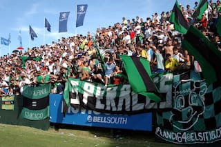 Invasión de cancha, papelón en una final y el canto inolvidable: "Borombombón, borombombón, queremos todos tomar..."
