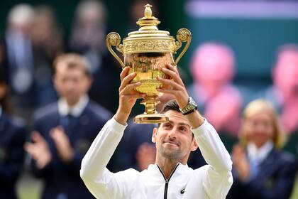Una costumbre: el quinto trofeo para Djokovic en el All England