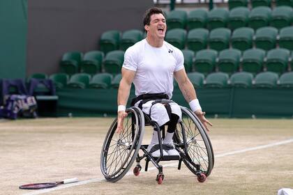 Gustavo Fernández se consagró campeón después de superar por 4-6, 6-3 y 6-3 al japonés Kunieda, el mejor jugador adaptado de la historia