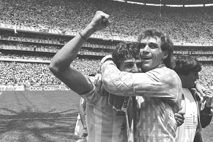 Final en el Azteca..., 29 de junio de 1986, Giusti, Pumpido y el resto del plantel entran en la memoria colectiva de un país