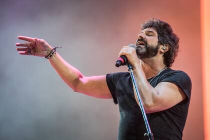 Finalmente, el domingo por la noche Los Caballeros de la Quema tocaron por primera vez en Cosquín Rock. &quot;Estamos debutando a los 50 años.Qué virgos...&quot;, dijo Iván Noble