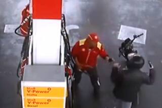 Santa Fe: simuló ser un cliente que quería nafta para su moto, pero era un ladrón armado