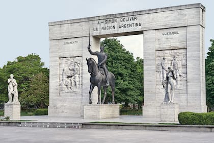 Monumento a Simón Bolívar en el Parque Rivadavia