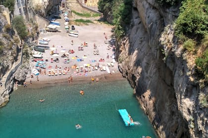 Escondido, como suelen estar las mejores joyas, el Fiordo di Furore ocupó el primer puesto en el ranking de mis visitas por la Costa Amalfitana.