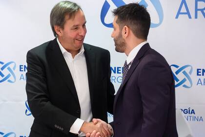 Firma del contrato para la provisión de cañerías del Gasoducto Presidente Néstor Kirchner y sus obras complementarias.