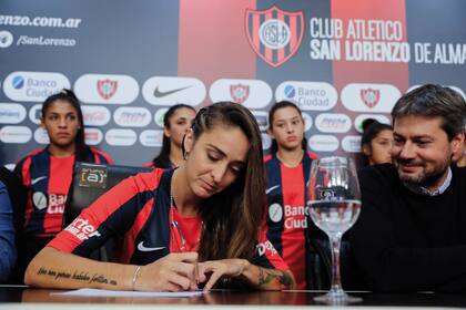 Firmando su incorporación a San Lorenzo: "Me parece que en ciertos puntos el club pregona muchas cosas por las que yo milito".