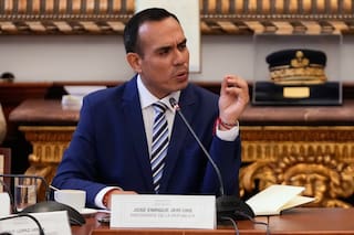 Fiscal interroga a presidente de Perú tras citas ocultas con empresarios chinos