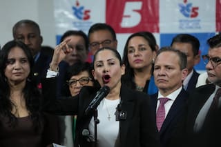 Fiscalía Ecuador allana casa de excandidata opositora por supuesto financiamiento ilegal de campaña