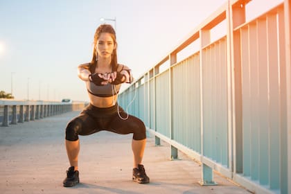 Entrenar con el propio peso corporal, potencia el desarrollo de la fuerza y evita lesiones a la hora de ejecutar los movimientos de la vida cotidiana 