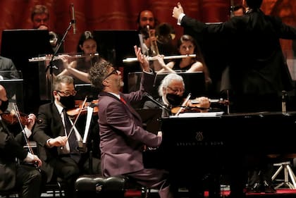Fito Páez homenajeó a Charly García en el Teatro Colón