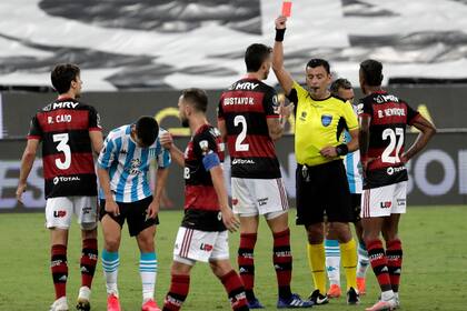 El chileno Roberto Tobar, que estuvo en Flamengo vs. Racing, dirigirá la ida entre Boca y Santos