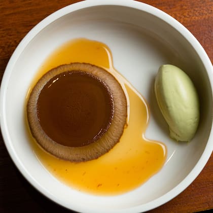 Flan de chocolate.