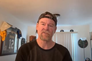 Quién es el hombre que expulsa inquilinos ilegales de California con sus propias manos