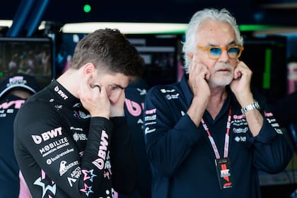 Flavio Briatore, que se definió "dictador democrático" de Alpine, junto a Jack Doohan, cuyo desplazamiento a manos de Colapinto justificó por resultados que no le gustaron.