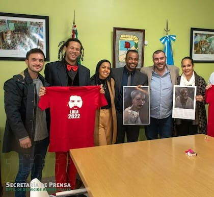 Flexa Correa Lopes, hijastro de Fernando "Pino" Solanas, con Norberto Di Próspero, secretario general del gremio legislativo