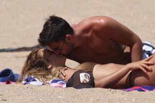 De Flor Vigna y Tini Stoessel a la hija de Susana Giménez paseando a su perro