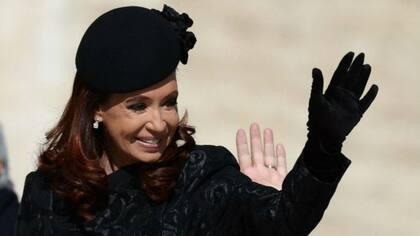 Flor Tellado diseñó el sombrero que usó Cristina Kirchner en la asunción del papa Francisco, en 2013