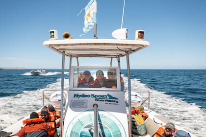 Florencia con el equipo de Hydro Sport