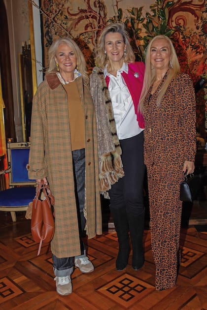 Florencia Florio, Sara Fleming y María Belén Aramburu (que apostó por un tailleur con estampa animal), también dijeron presente.