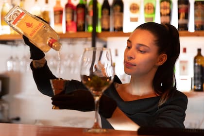 Florencia Hermes, la bartender detrás de este proyecto.