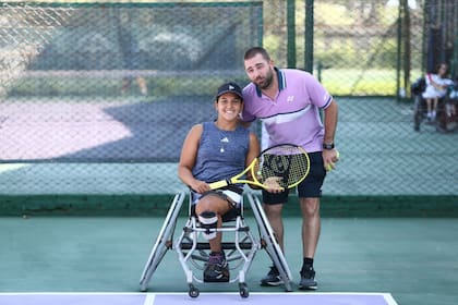 Florencia Moreno y su preparador físico Matias Tettamanzi durante el entrenamiento en el Centro Asturiano.