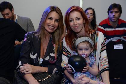 Florencia Peña y Anabel Cherubito pasaron por el desfile de la nueva colección de CYBEX fashion