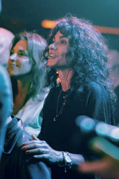 Florencia Raggi mezclada
entre el público del lugar.