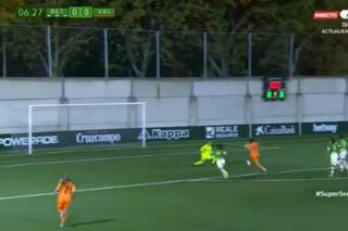 De antología: el golazo "maradoniano" de la argentina que brilla en Europa