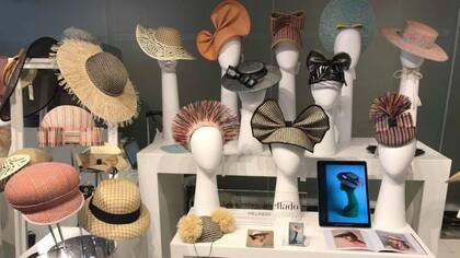 Florencia Tellado presenta su colección de sombreros artesanales Handmade Tale en la London Fashion Week