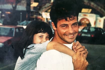 "El dolor es tan grande como su presencia y huella en vida" escribió Torrente, sobre la muerte de su padre