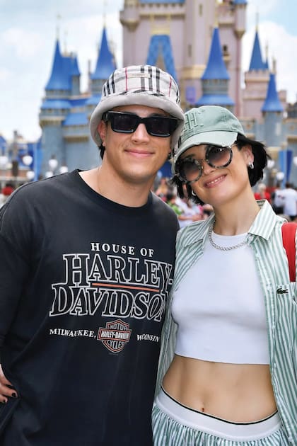 Florencia
y su novio Santiago Slapak, ex futbolista y fotógrafo.