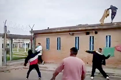 El motín de Florencio Varela estalló después de que el sector de máxima seguridad de la cárcel estuvo 48 horas de huelga de hambre