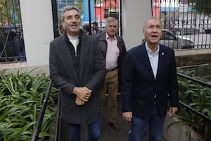 Juan Schiaretti aspira a sortear la grieta con peronistas republicanos, dirigentes de Lavagna y socialistas