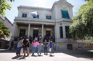 Secuestraron a una adolescente a la salida del colegio y la hallaron muerta