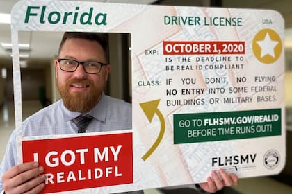 Florida comenzó a emitir licencias de REAL ID y tarjetas de identificación el 4 de enero de 2010