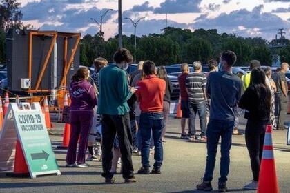 Florida es uno de los lugares a los que están viajando los latinoamericanos para vacunarse.