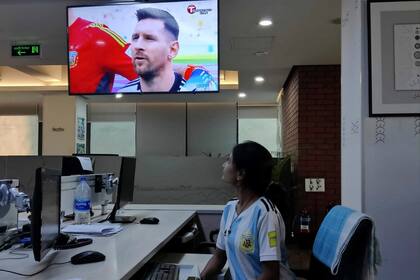 Florida Rozario vio el primer partido en la redacción donde trabaja; el resto los vio sola en su casa