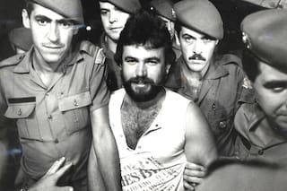 De día, policía, y de noche, un letal vengador que admiraba a un personaje de Charles Bronson