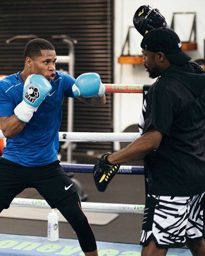 Floyd Mayweather impulsa al joven Devin Haney. Días atrás, compartió esta imagen en su cuenta de Instagram.