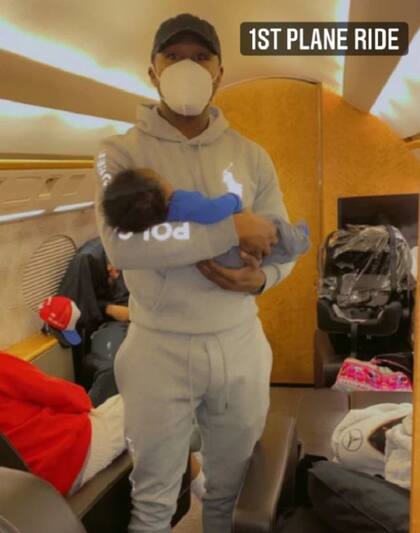 Floyd Mayweather le regaló un reloj con ciamantes a su pequeña nieta