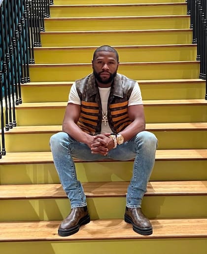 Floyd Mayweather no compite en el boxeo profesional desde hace 17 años (Facebook/Floyd Mayweather)