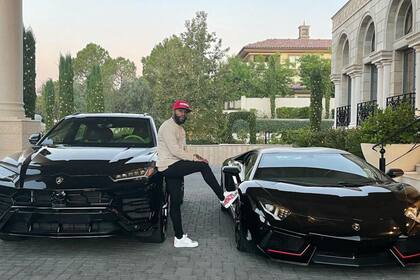 Floyd Mayweather tiene una extensa flota de autos guardada en California