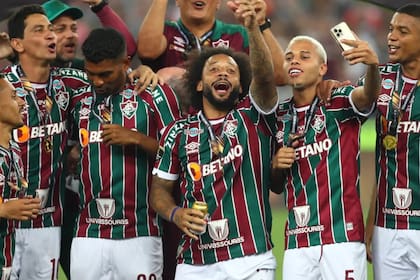 Fluminense festeja la primera obtención de la Copa Libertadores y afrontará el clásico de Río de Janeiro contra Flamengo.