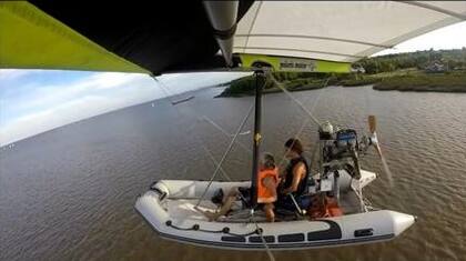 Flying boat: el deporte más particular que reúne una lancha y un aladelta