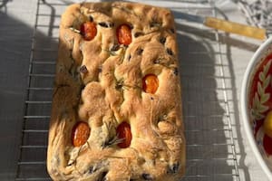 Focaccia de oliva y romero