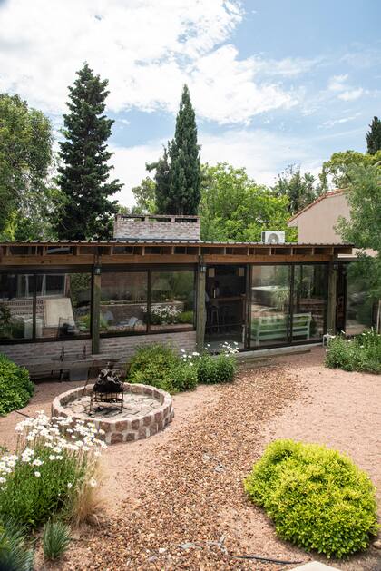 Fogonero construido con adoquines de piedra de granito