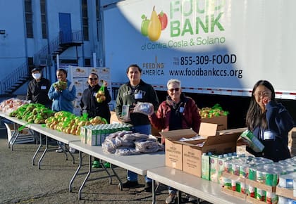 Food Bank of Contra Costa and Solano tiene distintos días y horarios de atención para familias que necesitan comidas